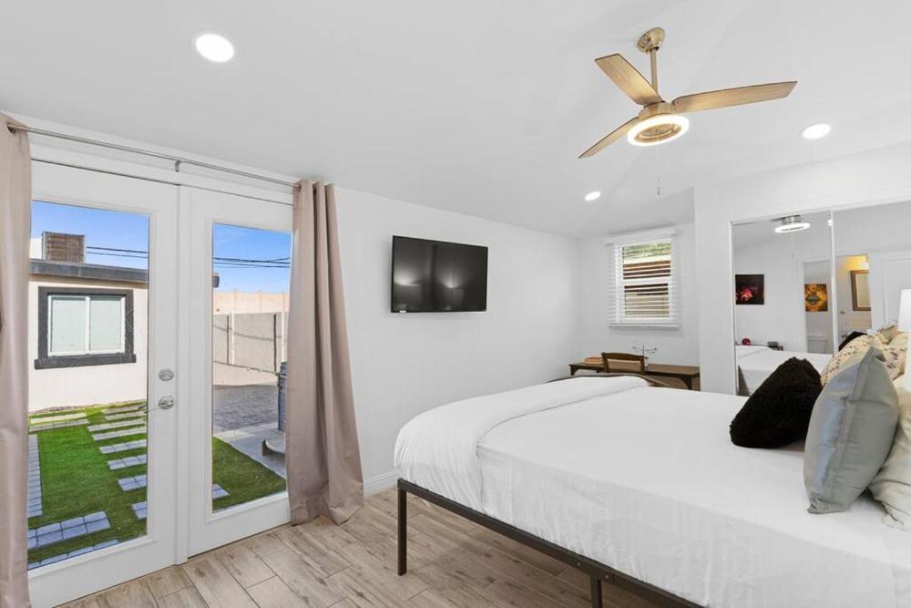 Hummingbird Harmony House with BBQ and Hot Tub in Downtown Phoenix